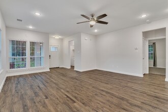 404 Onyx Dr in Granbury, TX - Building Photo - Building Photo