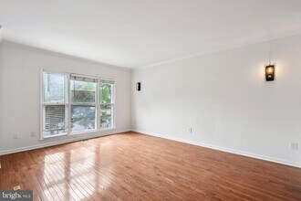 14311 Winding Woods Ct in Centreville, VA - Building Photo - Building Photo