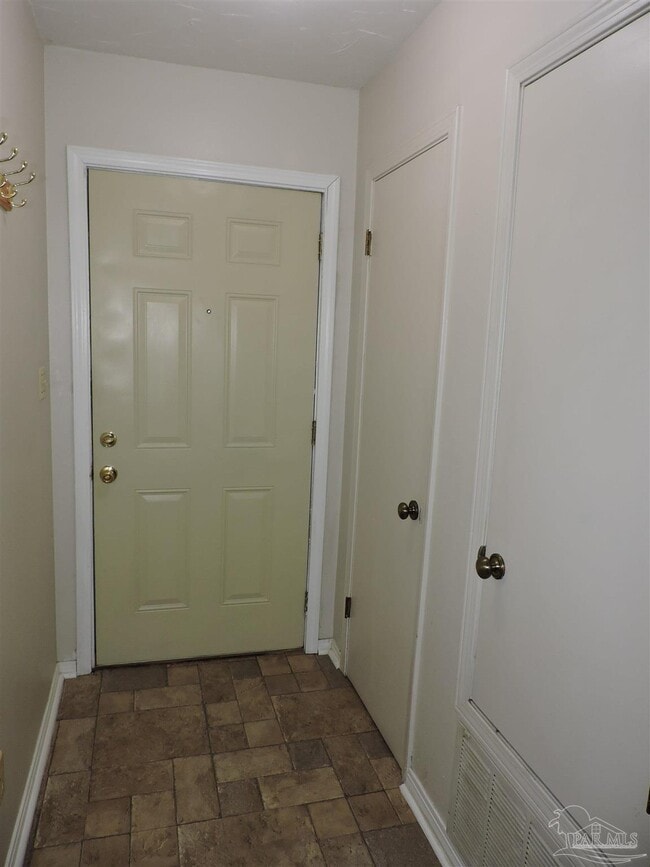 7356 Sandy Creek Cir in Pensacola, FL - Building Photo - Building Photo