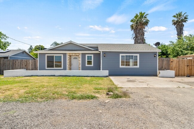 28875 Rudolph St in Madison, CA - Building Photo - Building Photo