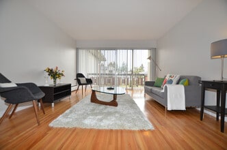 6111 Tisdall St in Vancouver, BC - Building Photo - Building Photo