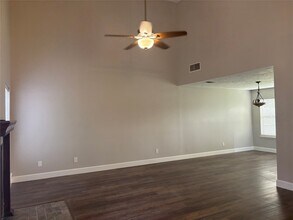 2942 Jenny Dr in Sugar Land, TX - Building Photo - Building Photo