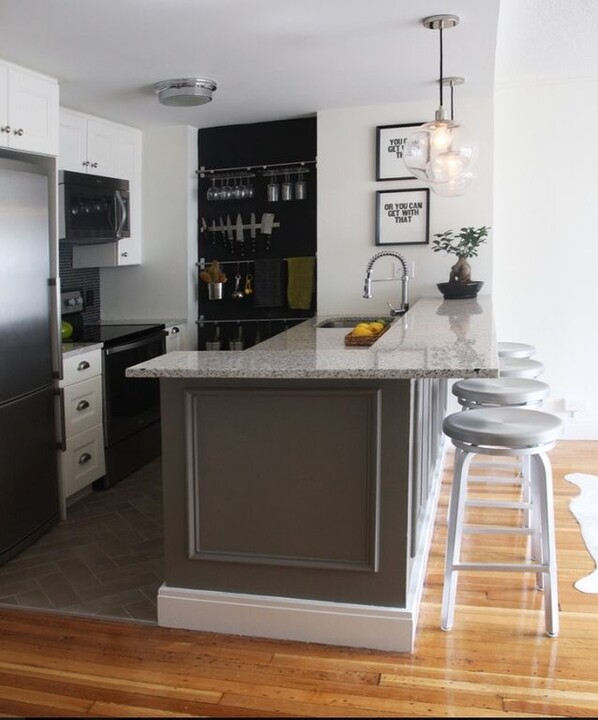 534 Beacon St, Unit 703 in Boston, MA - Building Photo