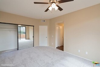 2451 S Birdie Way in Palm Springs, CA - Building Photo - Building Photo