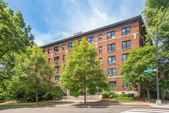 Parkway Apartments