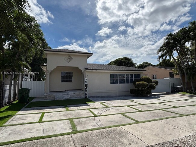 30 E 44th St in Hialeah, FL - Building Photo - Building Photo