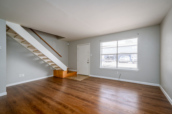 Bridge City Apartments in Bridge City, TX - Building Photo - Interior Photo