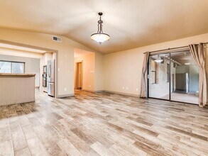 9805 Murmuring Creek Dr in Austin, TX - Building Photo - Building Photo