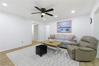 2261 11th St N in Naples, FL - Building Photo - Building Photo