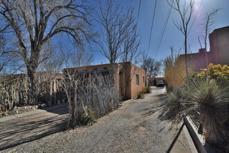 2320 Garfield Ave SE in Albuquerque, NM - Building Photo - Building Photo