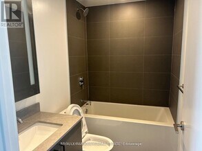 135-2135 E Liberty St in Toronto, ON - Building Photo - Building Photo