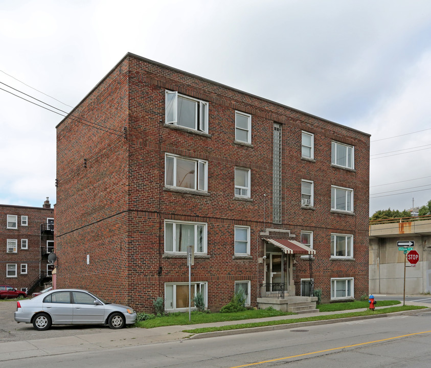 66 Stinson St in Hamilton, ON - Building Photo