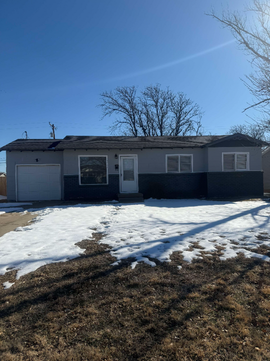 5107 S Bonham St in Amarillo, TX - Building Photo