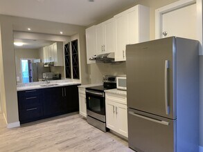 6841 Burns St in Burnaby, BC - Building Photo - Building Photo