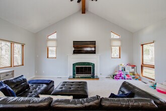 938 Aberdeen Dr in Crystal Lake, IL - Building Photo - Building Photo