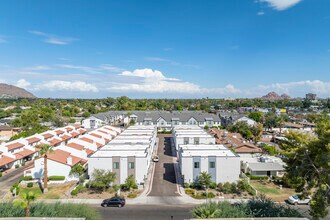 Alameda Villas in Phoenix, AZ - Foto de edificio - Building Photo