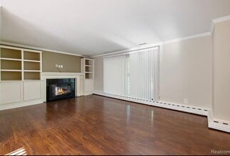 6068 Glyndebourne Dr in Troy, MI - Building Photo - Building Photo