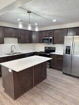 1512 Red Fern Dr in Farmington, NY - Building Photo