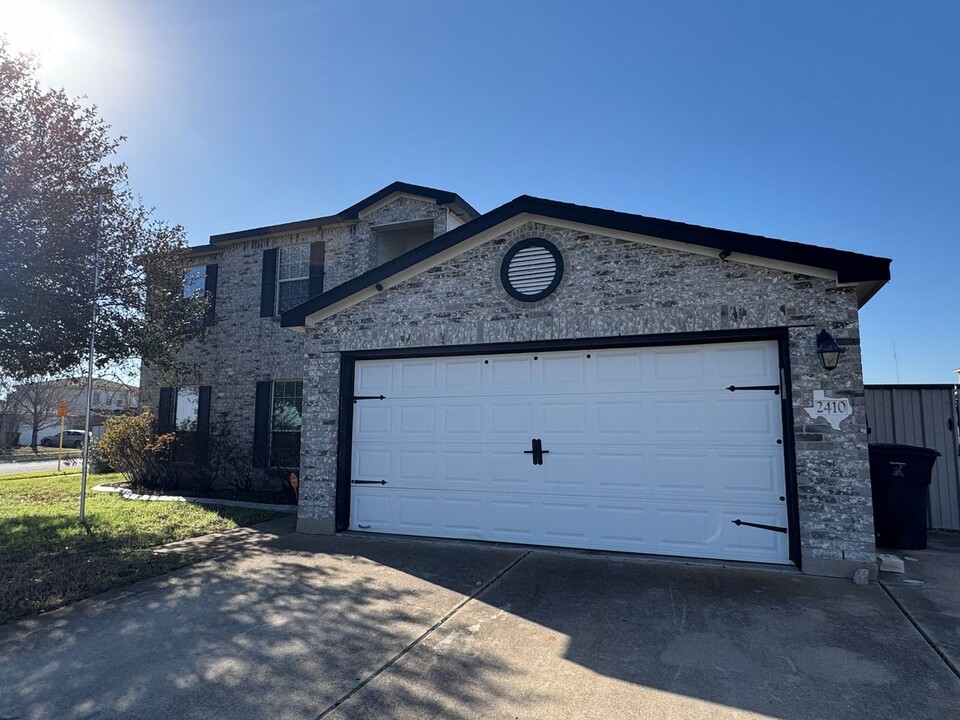 2410 Love Rd in Killeen, TX - Building Photo