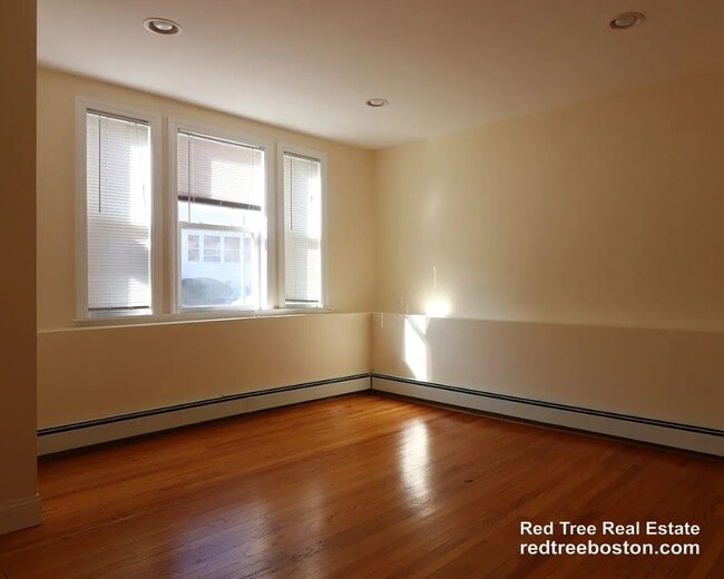 20 Magoun St, Unit 1 in Cambridge, MA - Building Photo - Building Photo