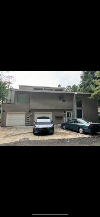 1253 E Lagoon Dr in Lincoln City, OR - Building Photo