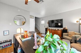 5000 West Gate Blvd in Austin, TX - Building Photo - Building Photo