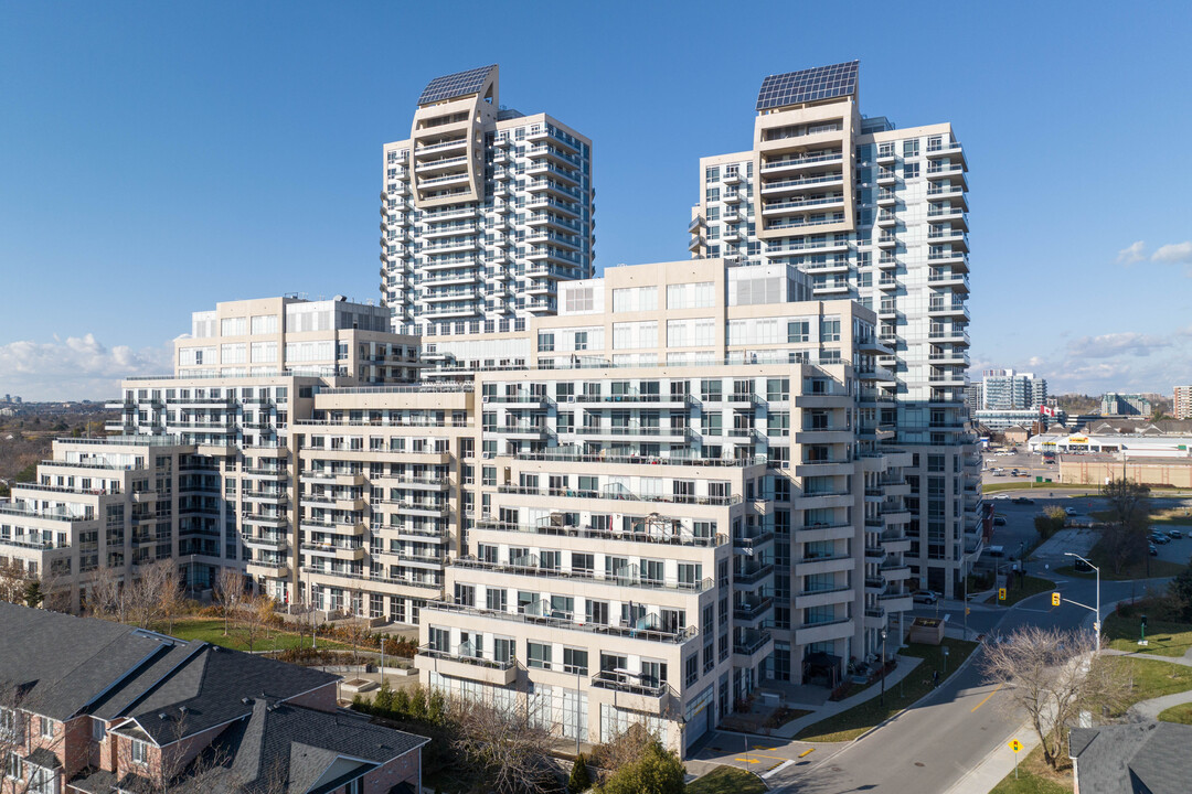 The Beverly Hills - SE Tower in Richmond Hill, ON - Building Photo