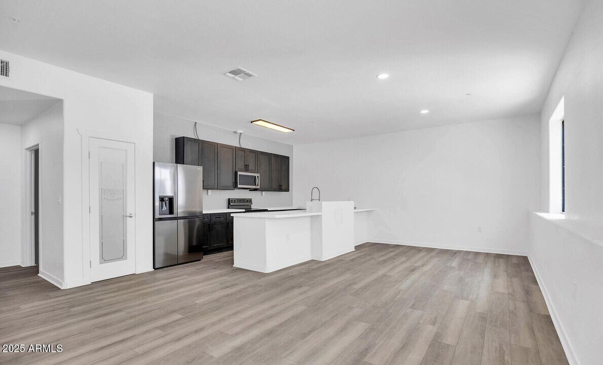 834 S Farmer Ave in Tempe, AZ - Building Photo