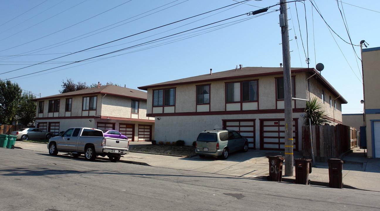 1310-1320 Hellings Ave in Richmond, CA - Building Photo