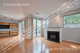 15 Boulevard Green in Bellaire, TX - Building Photo - Building Photo