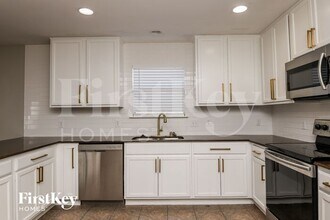 8825 Quarry Ridge Trail in Fort Worth, TX - Foto de edificio - Building Photo