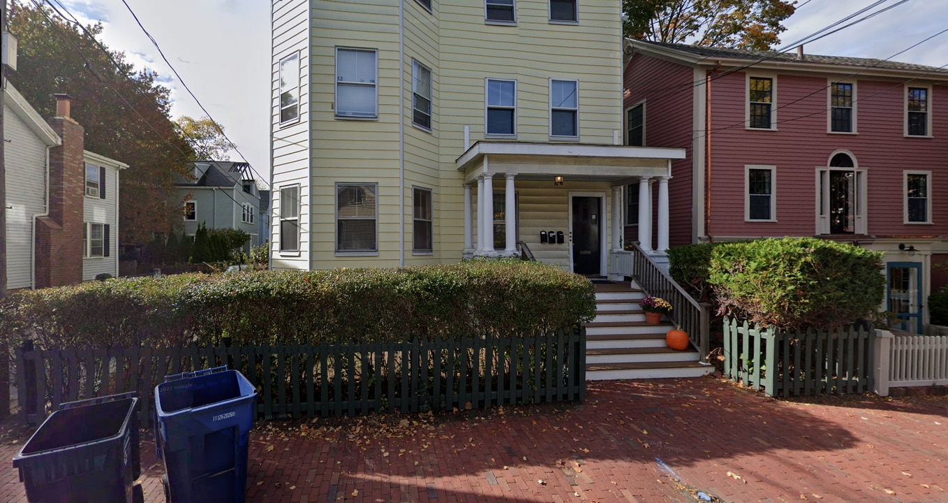 21 Sparks St, Unit 1 in Cambridge, MA - Foto de edificio