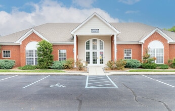 Lighthouse Apartments in Jeffersonville, IN - Foto de edificio - Building Photo