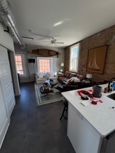145 E Main St-Unit -147-201 in New Albany, IN - Building Photo - Building Photo