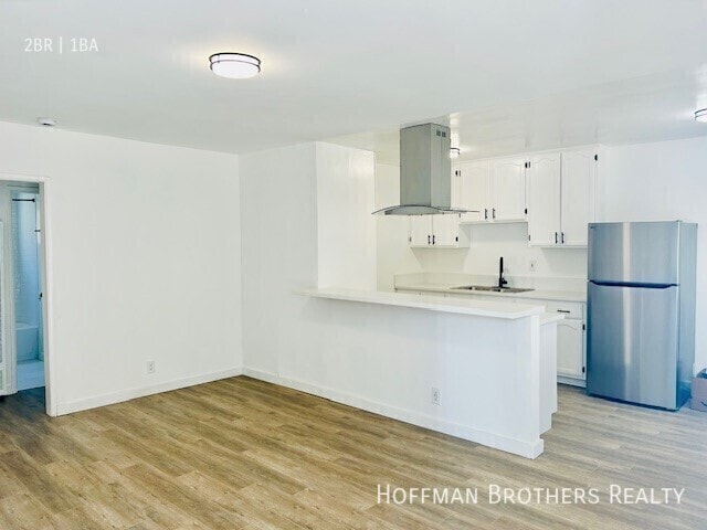 716 W 81st St
