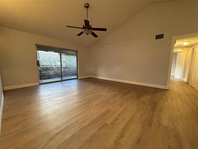 606 Gardens Dr in Pompano Beach, FL - Foto de edificio - Building Photo