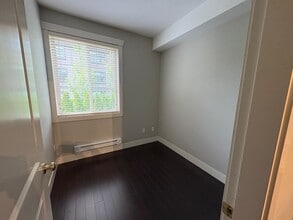 15368-17A 17a Ave in Surrey, BC - Building Photo - Building Photo