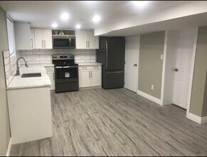 35 Collingdon Dr in Brantford, ON - Building Photo - Building Photo