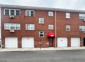7000 Columbia Ave in North Bergen, NJ - Building Photo
