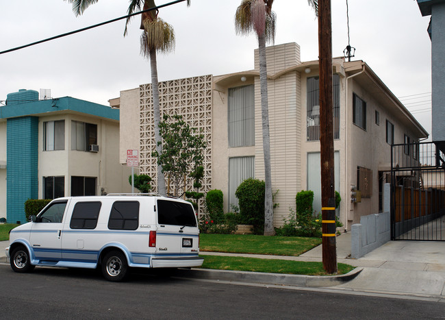 11537 Gale Ave in Hawthorne, CA - Building Photo - Building Photo