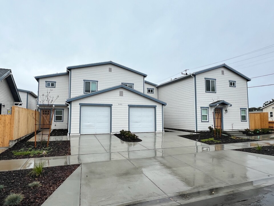 501 W Cypress St, Unit Cypress #B or #C or #D in Santa Maria, CA - Foto de edificio