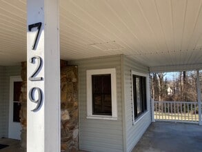 729 Asbury Rd in Candler, NC - Building Photo - Building Photo