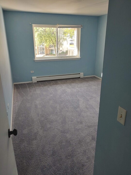 2358 Discovery Dr in Schaumburg, IL - Building Photo