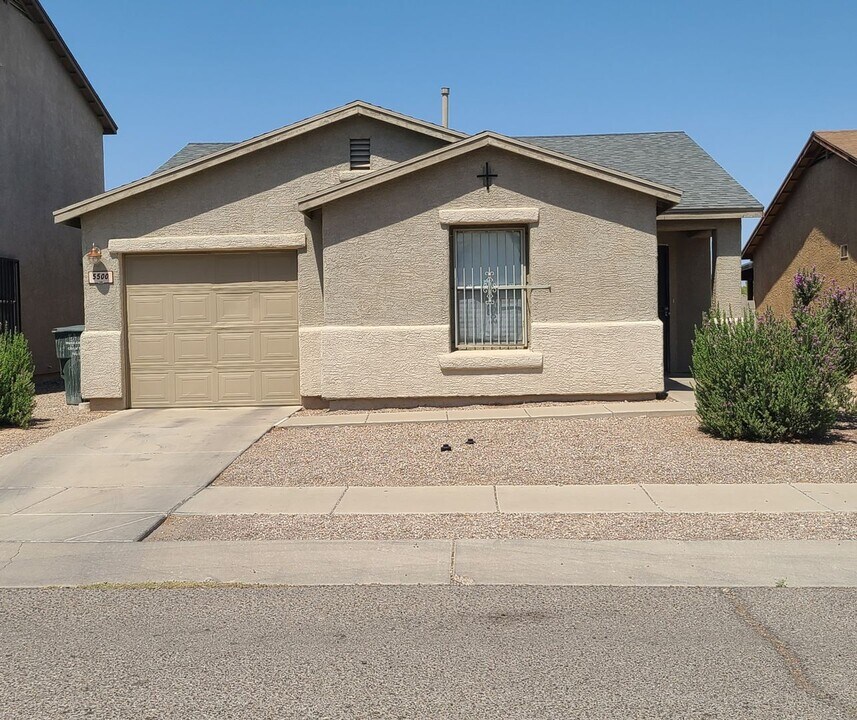 5500 S Monrovia Ave in Tucson, AZ - Building Photo