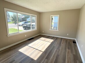 365 Sunset Dr in South Lebanon, OH - Building Photo - Building Photo