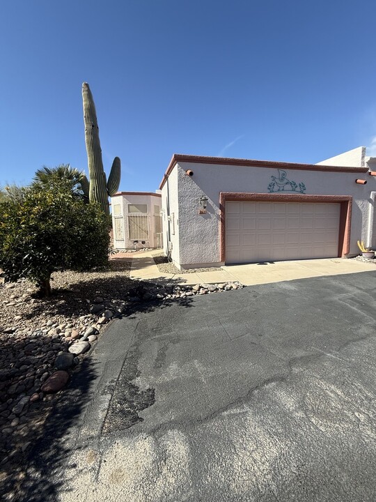 1792 N Rio Mayo in Green Valley, AZ - Building Photo