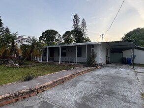 5109 Marc Dr in Tampa, FL - Building Photo - Building Photo