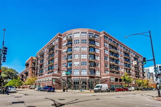 property at 1000 W Adams St