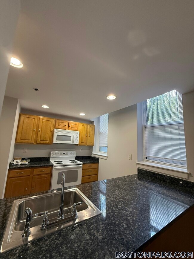 36-38 Queensberry St.