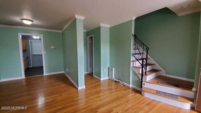 41 Village Green Way in Hazlet, NJ - Building Photo - Building Photo